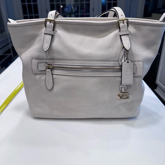 COACH Pebble Leather Taylor Medium Tote C Dangle Charm Chalk EUC - Picture 2 of 16